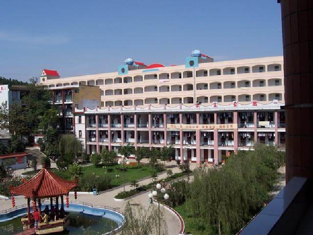 三臺縣蘆溪中學校園風采