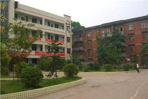 丹山中學院校環(huán)境