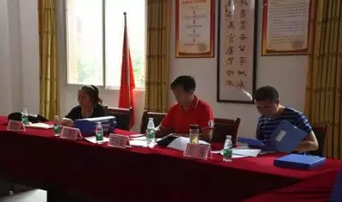 石河中學(xué)接受市“全國校園足球特色學(xué)?！痹u估檢查