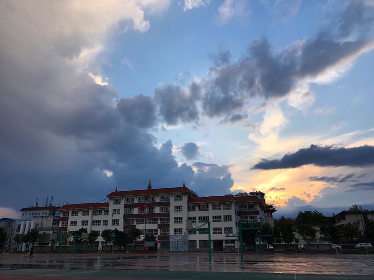 涼山州民族中學(xué)教學(xué)好不好？