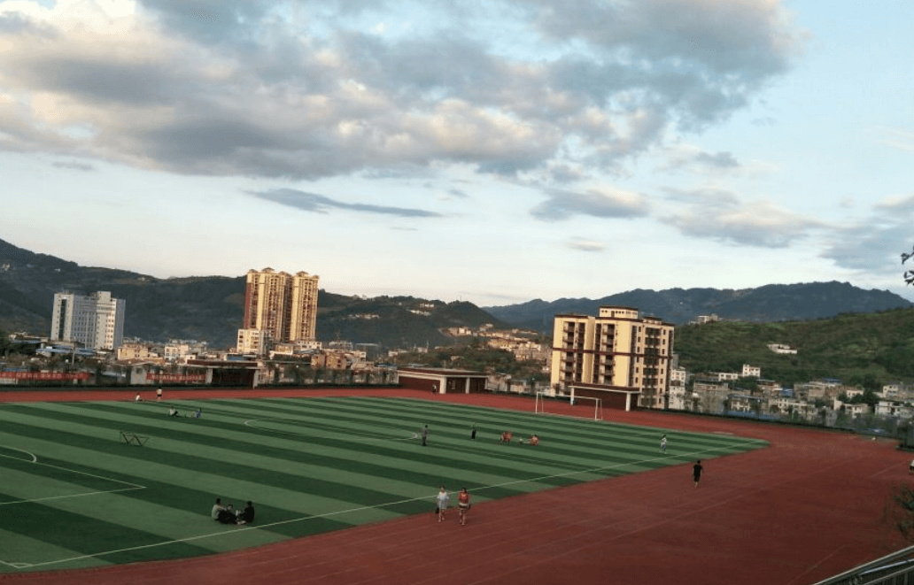 藺陽中學地址在哪里？