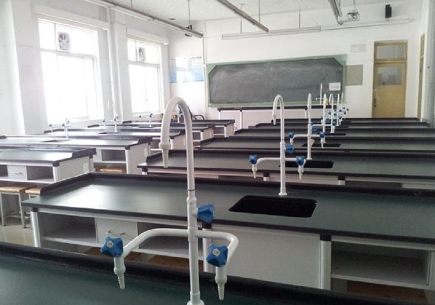 西南交通大學(xué)附屬中學(xué)學(xué)校環(huán)境好不好？