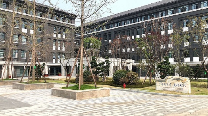成都第二十中學校園環(huán)境好不好、怎么樣？