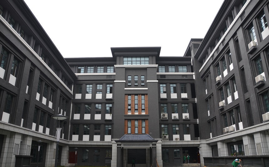 成都第二十中學校園環(huán)境好不好、怎么樣？