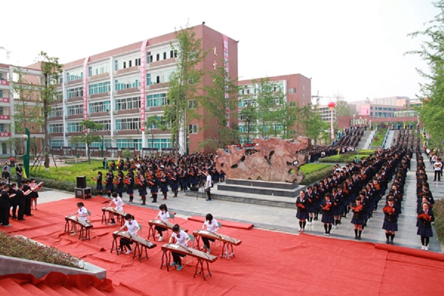 綿陽(yáng)中學(xué)實(shí)驗(yàn)學(xué)校聯(lián)系電話是多少？