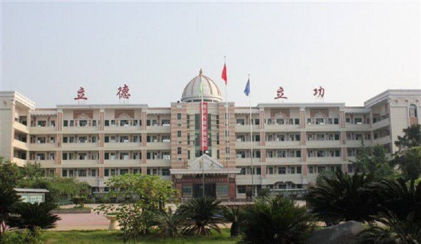 資陽中學(xué)環(huán)境好不好？