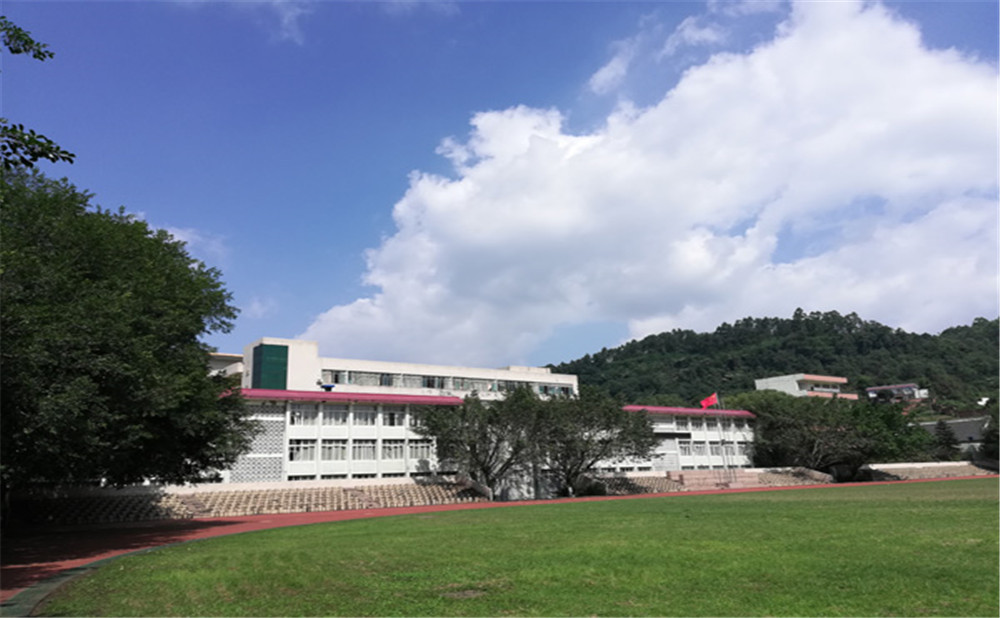 五通橋中學(xué)校園環(huán)境怎么樣？