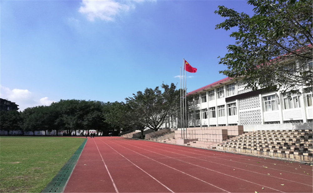 五通橋中學(xué)校園環(huán)境怎么樣？