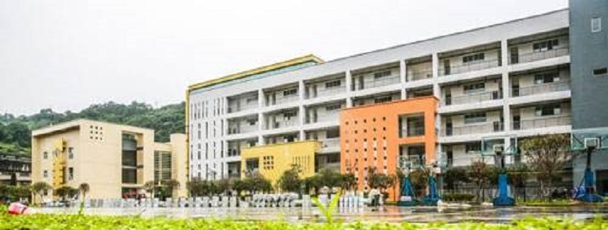 雅安二中寢室、校園環(huán)境怎么樣？