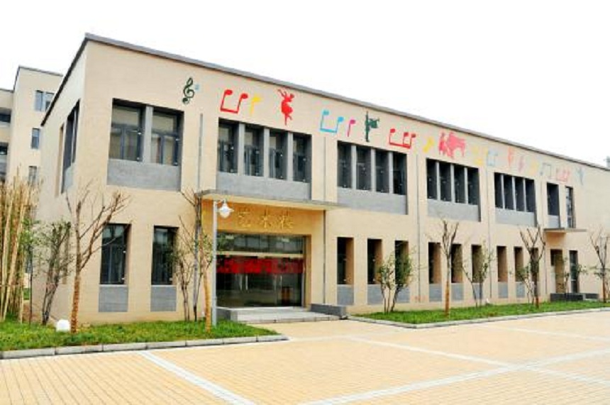 德陽東電中學校園環(huán)境好不好？宿舍環(huán)境怎么樣？