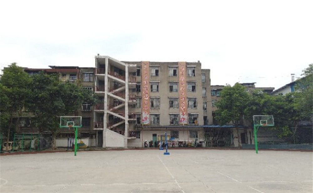 廣漢六中地址在哪？