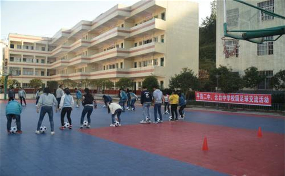 云臺中學學校詳細地址在什么地方？