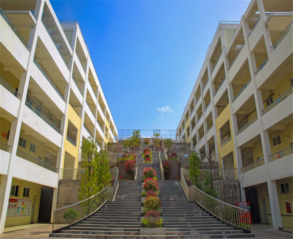 廣元市八二一中學(xué)2020年招生計劃公布了嗎？