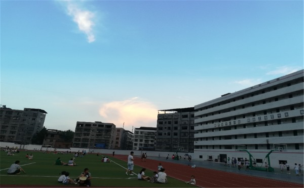 鐵佛中學(xué)學(xué)校詳細(xì)地址在什么地方？