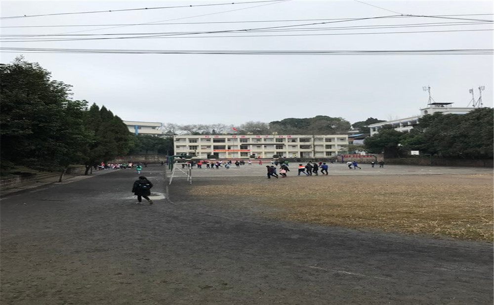 內(nèi)江十二中2020年收費(fèi)標(biāo)準(zhǔn)是多少？