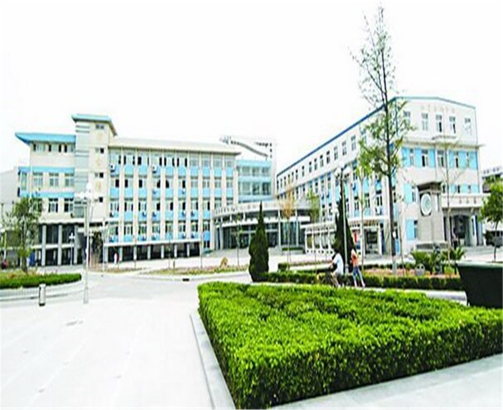 開封中學2020年學校學費多少錢一年？