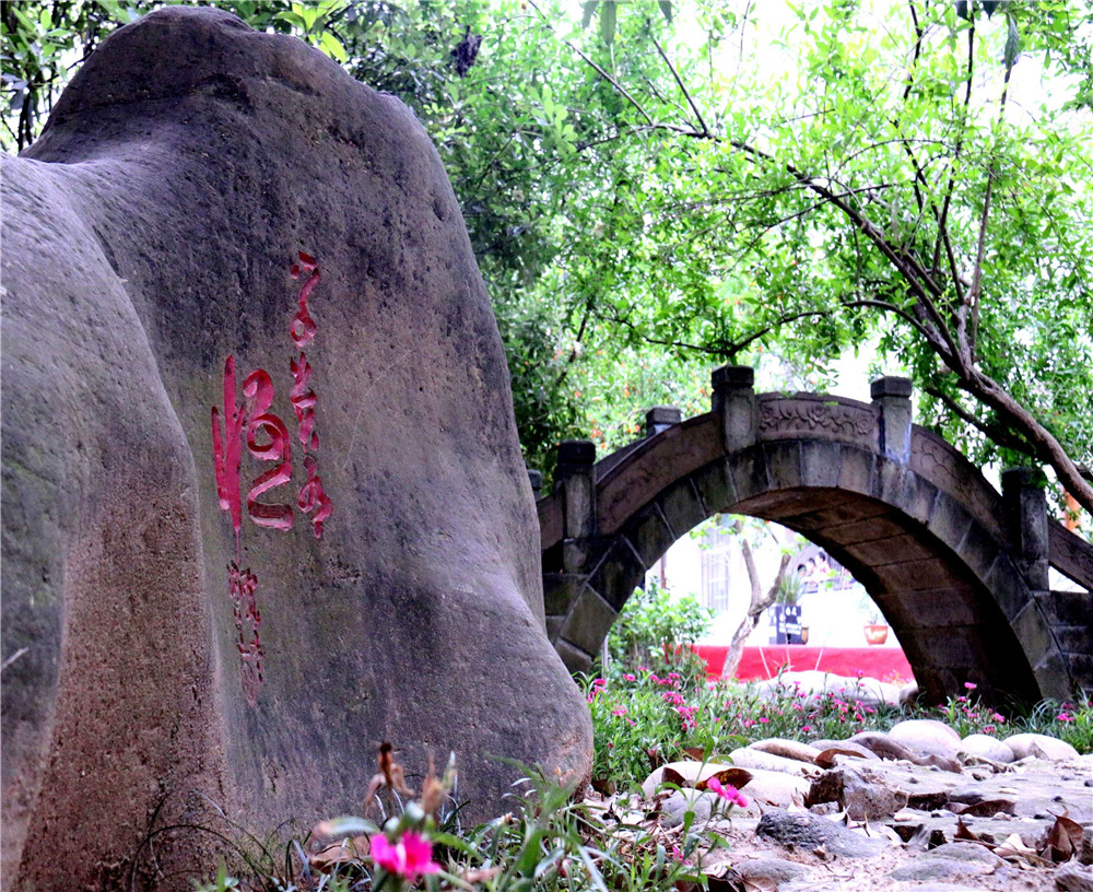 歧坪中學(xué)的詳細(xì)地址在什么地方？