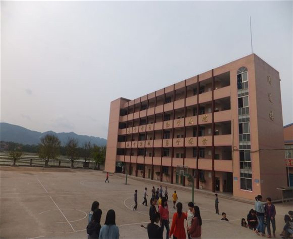 開江縣任市中學的詳細地址在什么地方？