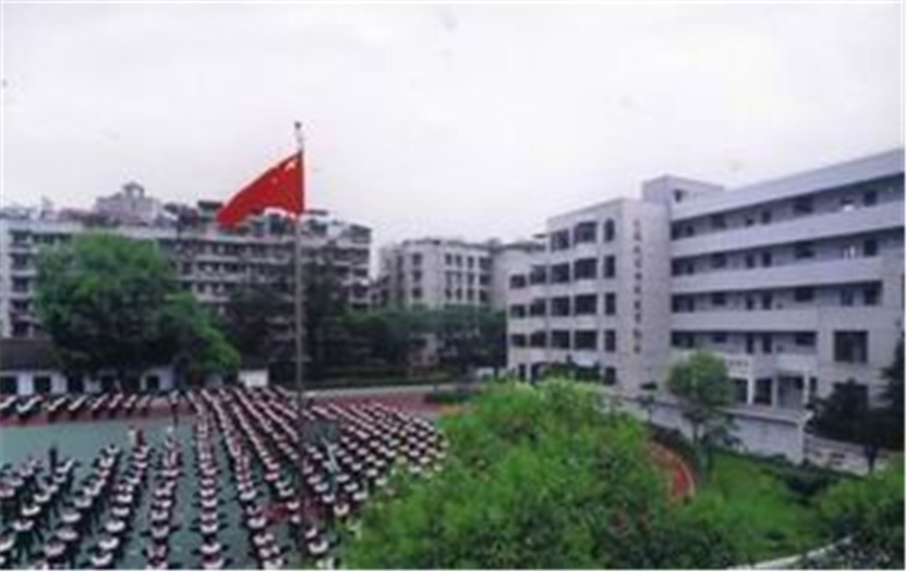 成都第十七中學(xué)高中部錄取分?jǐn)?shù)線是多少？