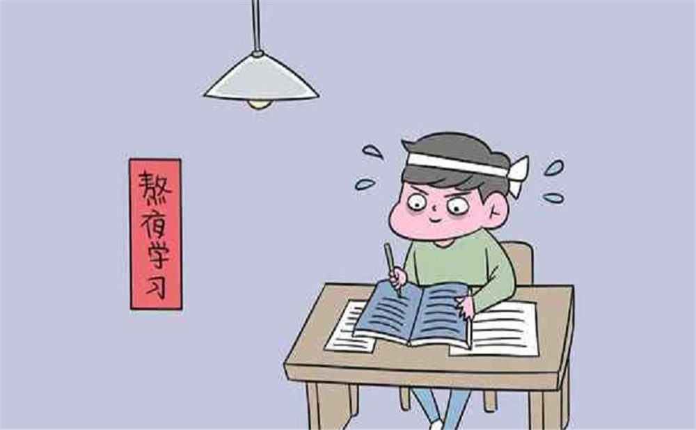 成都成飛中學(xué)每年的學(xué)費是多少？