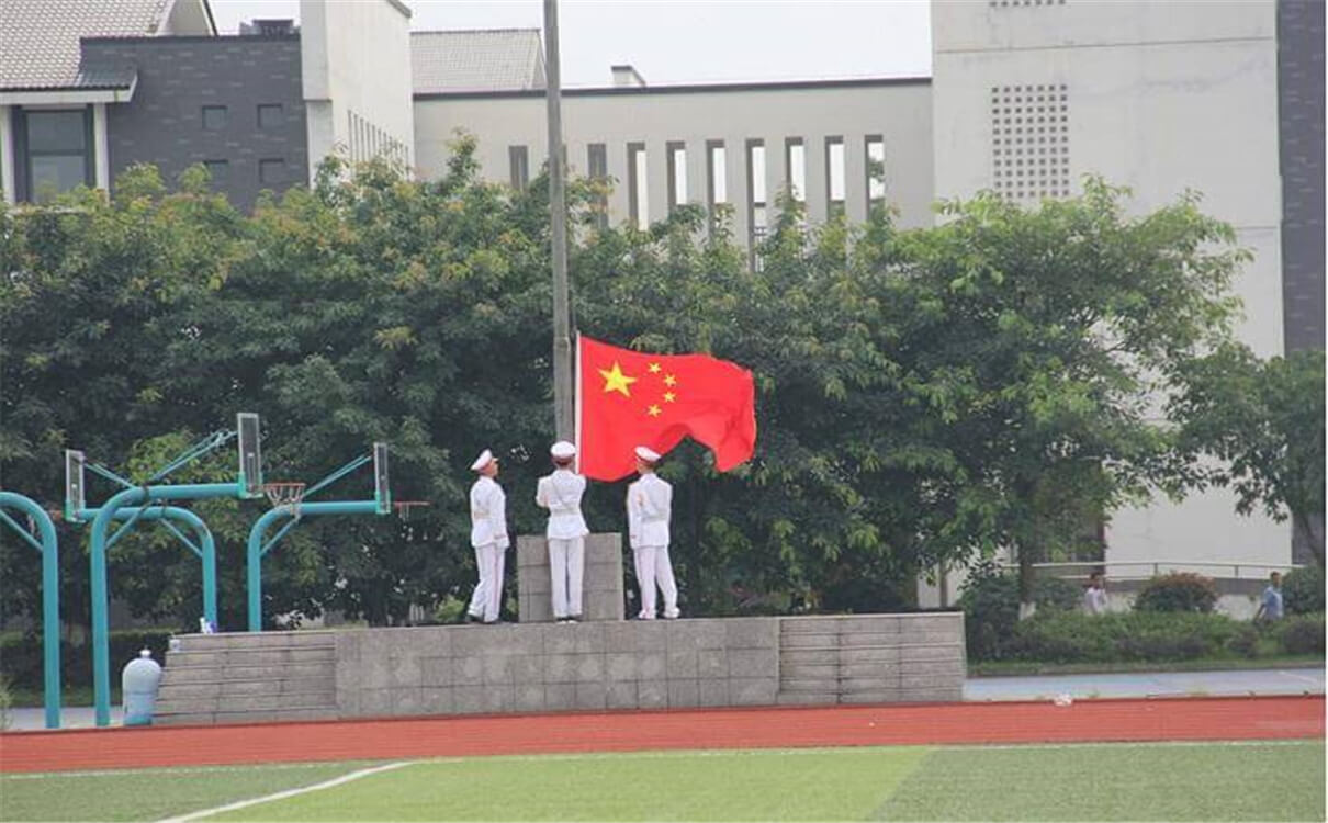 石室白馬中學(xué)高中部的錄取分?jǐn)?shù)是多少？