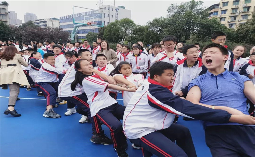 四川師范大學附屬中學去年的錄取分數(shù)線是多少？