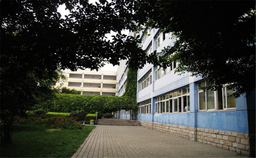 四川師范大學(xué)實驗外國語學(xué)校近三年的錄取分?jǐn)?shù)是說多少？