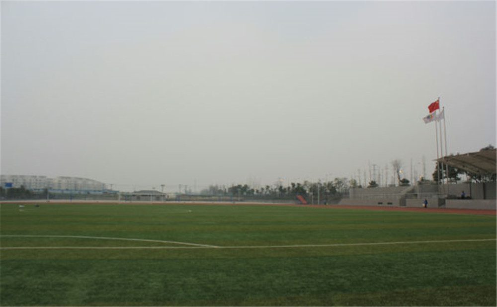 成都七中萬達(dá)學(xué)校的高中住宿怎么樣？