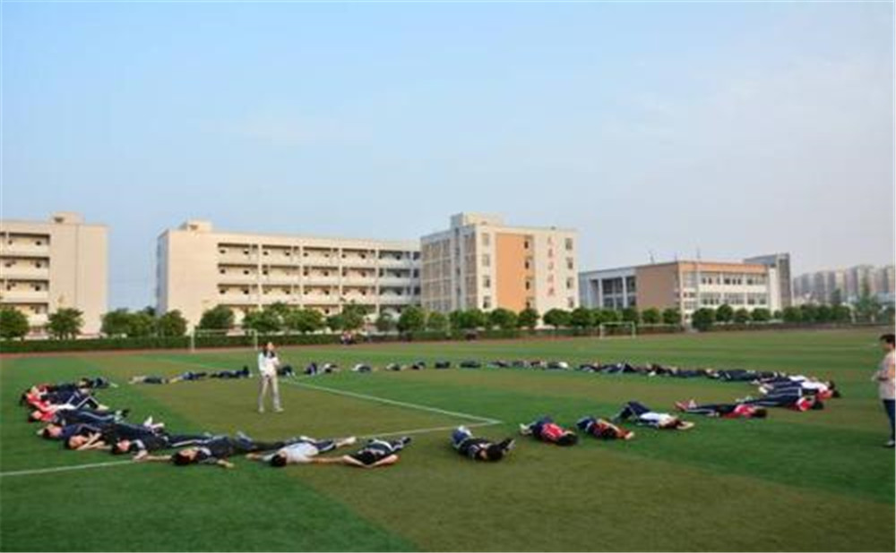 郫縣四中高中宿舍怎么樣？
