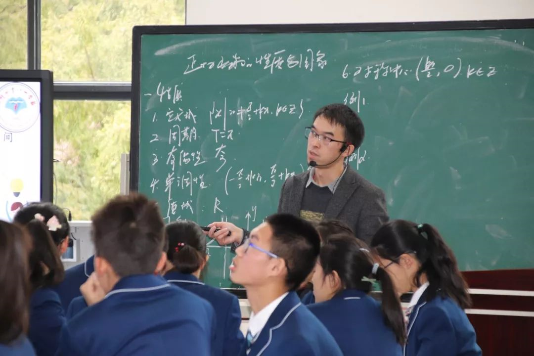 成都七中八一學(xué)校的宿舍怎么樣？
