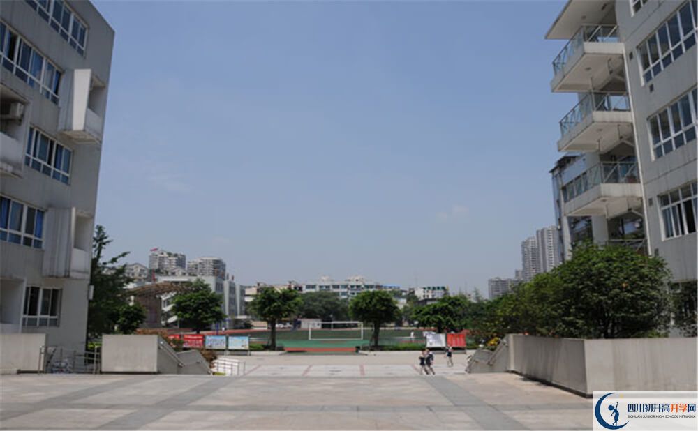 成都鐵路中學(xué)高中本部的錄取分?jǐn)?shù)是多少？