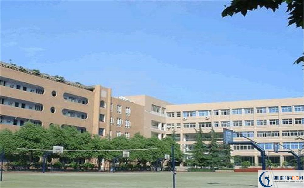 成都大學附屬中學的初升高分數(shù)線是多少？