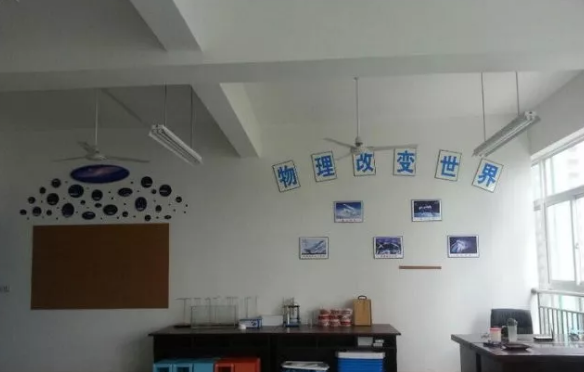中考成都市泡桐樹中學(xué)的招生分?jǐn)?shù)線是多少？