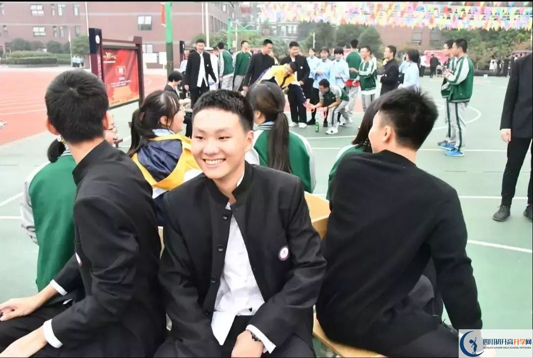 成都外國(guó)語(yǔ)學(xué)校的老師好不好？