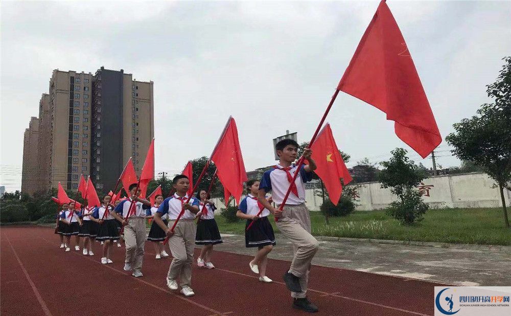 濛陽中學(xué)一年的學(xué)費(fèi)是多少？