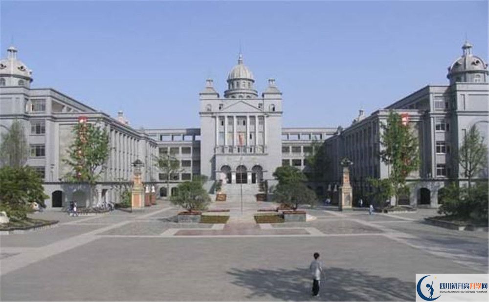 成都石室外國(guó)語(yǔ)學(xué)校的分?jǐn)?shù)線數(shù)多少？