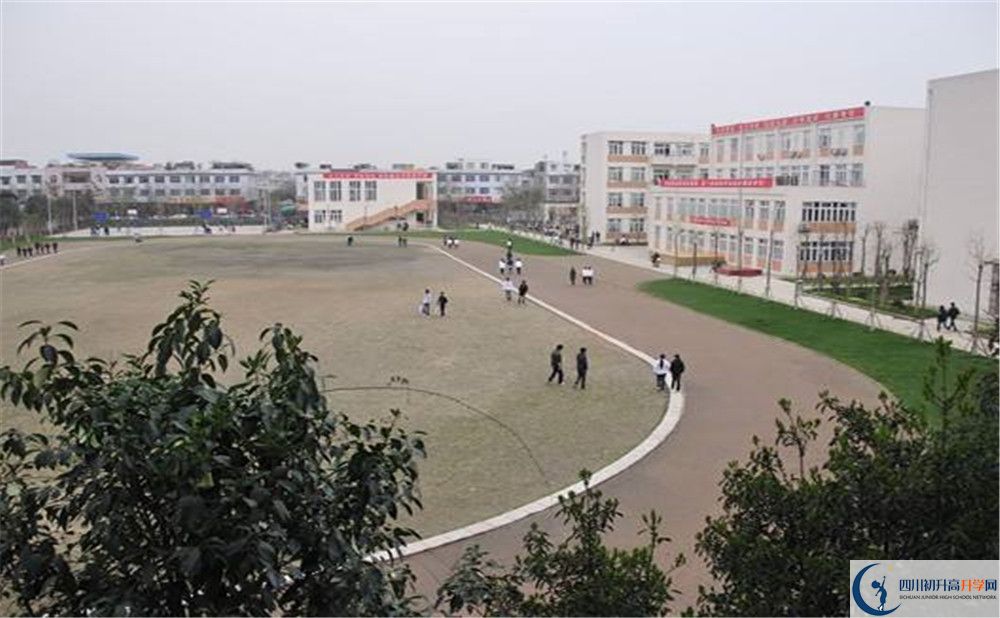 蜀城中學(xué)的高中住宿好不好？