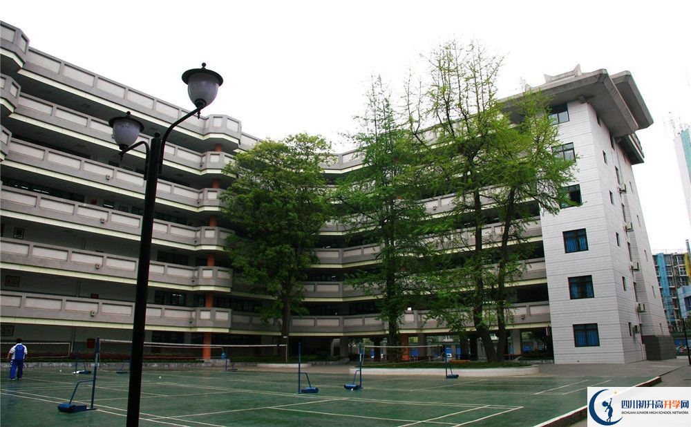 石室天府中學(xué)的學(xué)校地址在哪里？