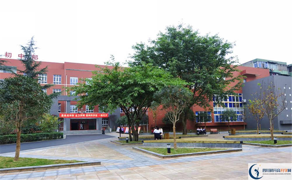 四川師范大學(xué)附屬中學(xué)初升高向外地招生嗎？			