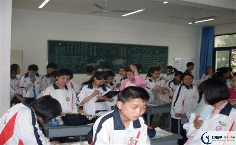 敖平中學(xué)2020年被清華北大錄取的學(xué)生有多少？