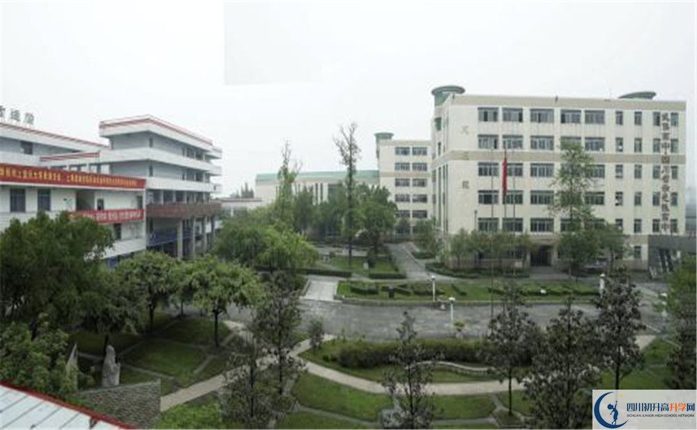 武侯高級(jí)中學(xué)的高中住宿怎么樣？