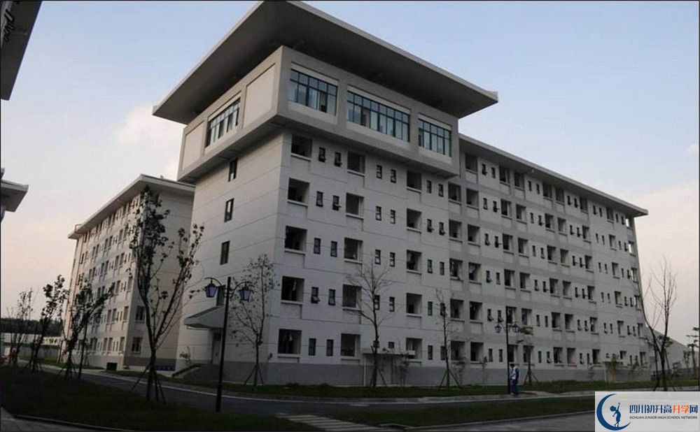 成都石室中學(xué)北湖校區(qū)招生考試科目是什么？
