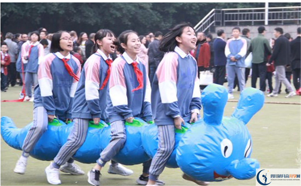 成都嘉祥外國語學校實驗班人數(shù)是多少？