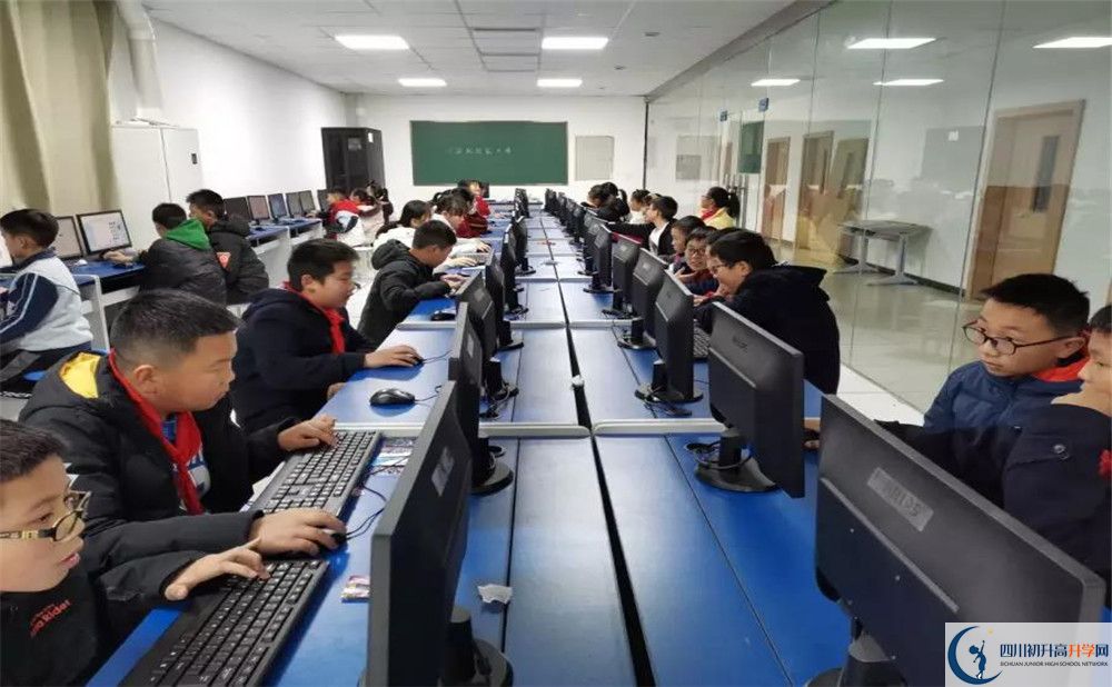 成都綿實外國語學校2020年高三文綜測試題難嗎？