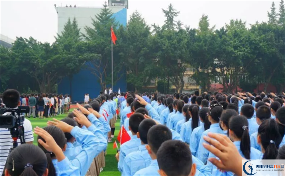 四川師范大學(xué)實驗外國語學(xué)校實驗班學(xué)費貴嗎？