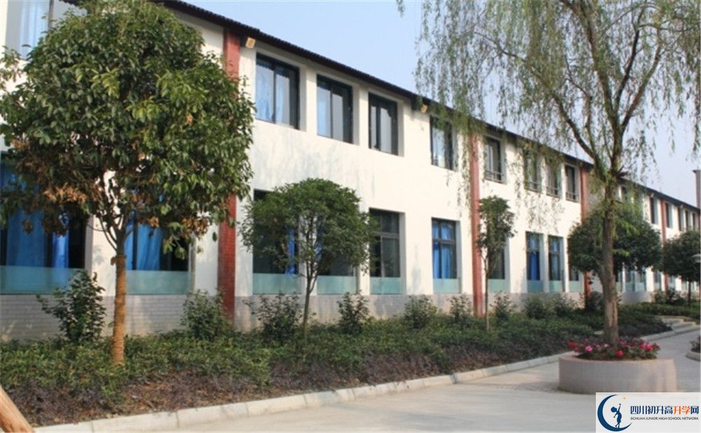成都石室佳興外國(guó)語(yǔ)學(xué)校的國(guó)際班怎么樣？
