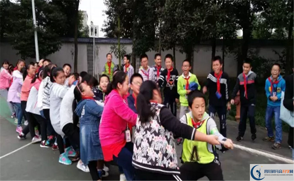 成都市龍泉中學(xué)2020年高考人數(shù)是多少？